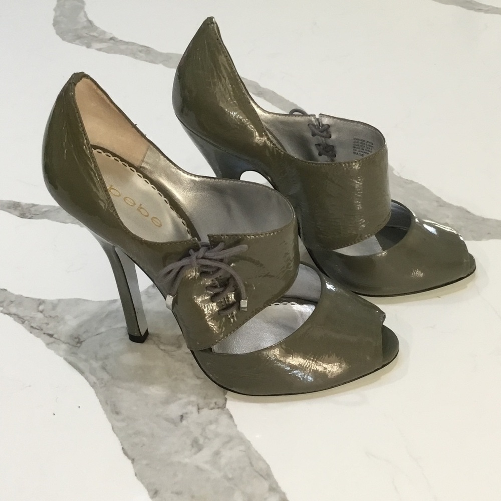 Bebe Women's Gray Peep Toe Heels size 8